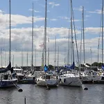 Frost Boutique 4* Parnawa