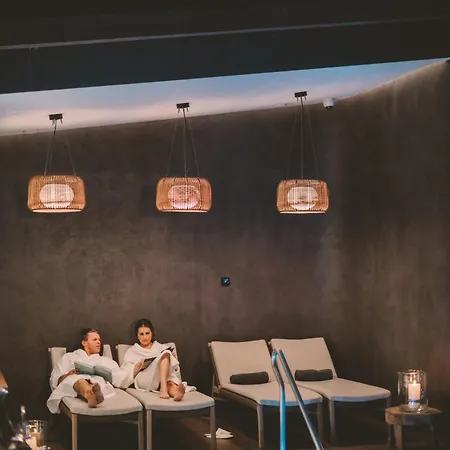 Frost Boutique 4*